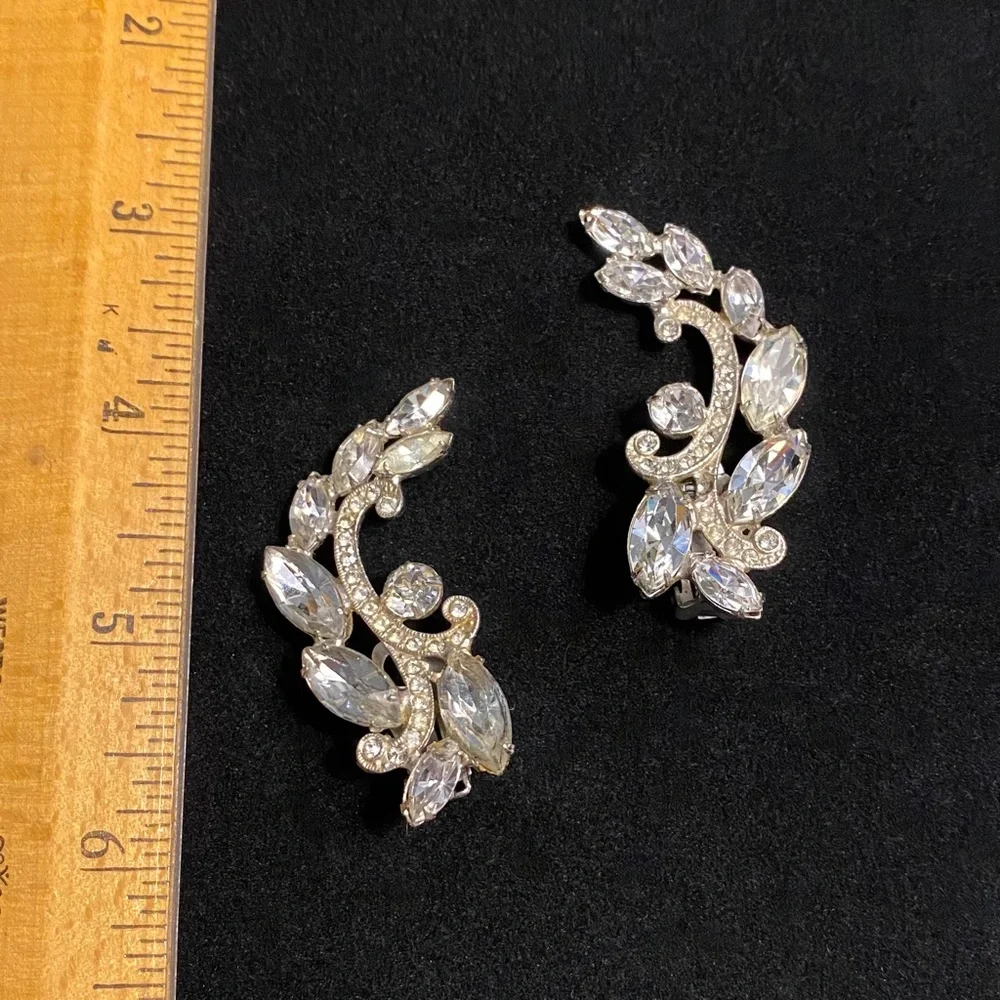 Vintage 1960's Trafari Clip-On Earrings or Dress Clips, Crystal Rhinestones - Picture 7 of 7